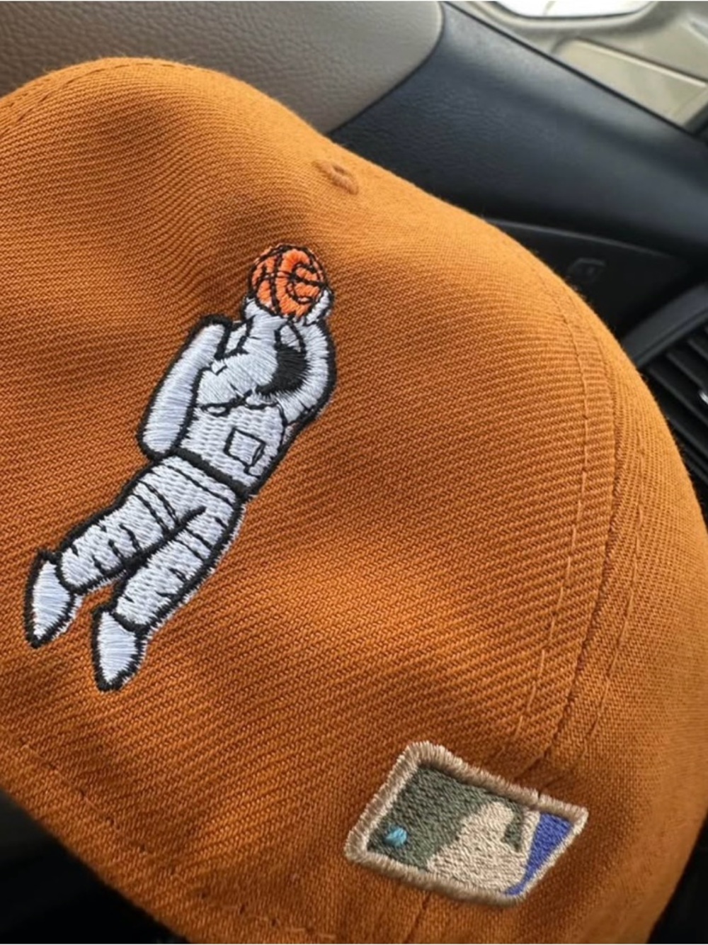 9FIFTY Gray-Brim Orange Interior Fitted Cap - Picture 4 of 4